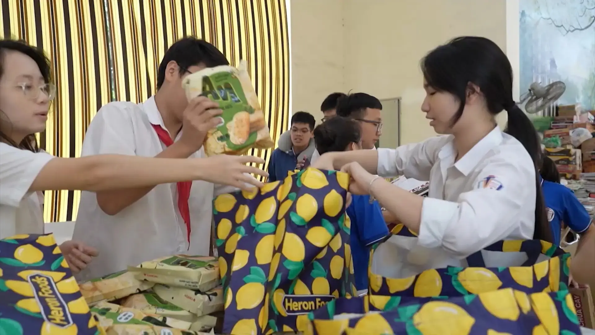 Mang mùa yêu thương tới trường vùng cao | Người tốt quanh ta | 05/11/2025